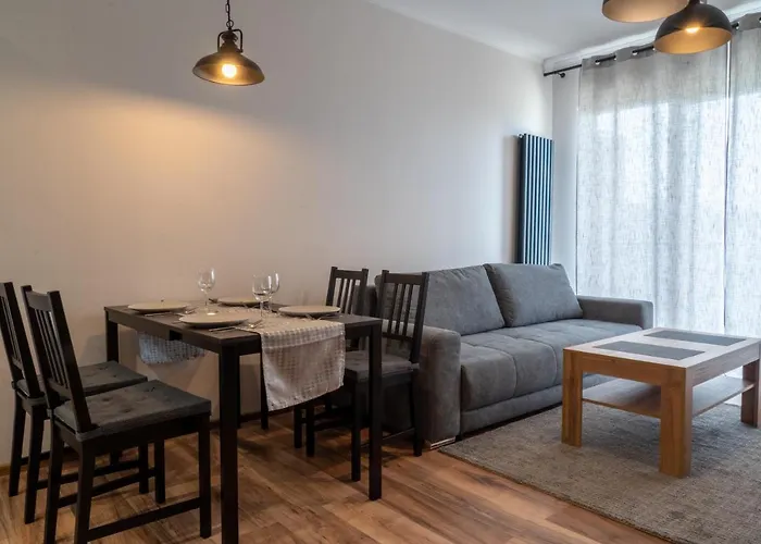 Komfortowy Apartament Nadbrzezna Blisko Warszawy Z Parkingiem